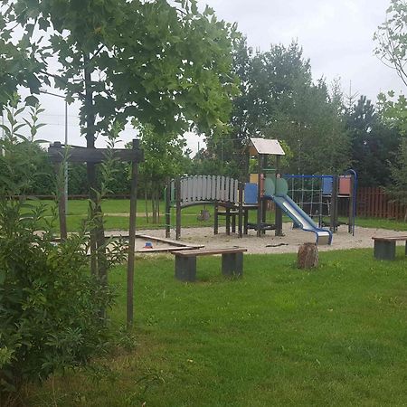 Mieszkanie Z Ogrodkiem Wroclaw Ngoại thất bức ảnh