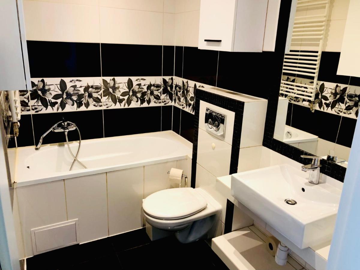 Mieszkanie Z Ogrodkiem Wroclaw Ngoại thất bức ảnh